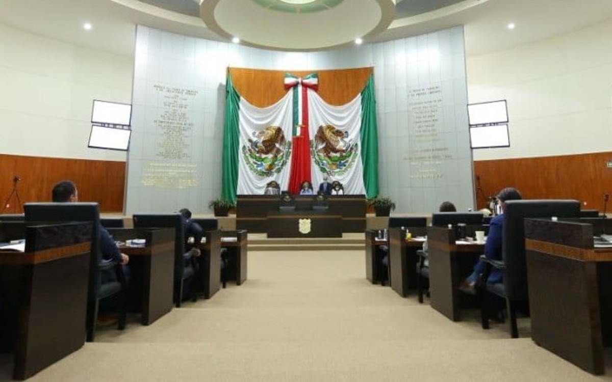 Notifican desafuero de García Cabeza de Vaca a Congreso de Tamaulipas