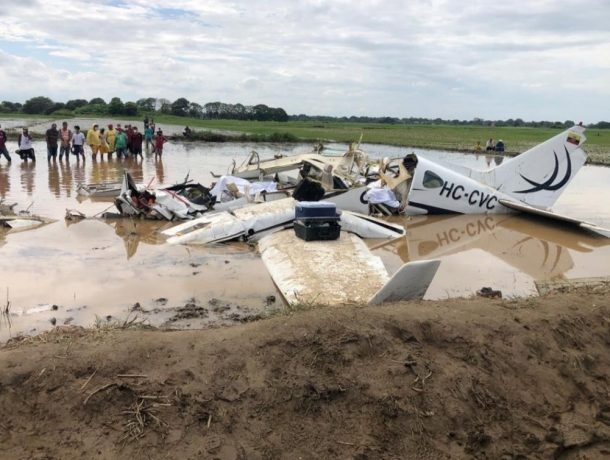 Avioneta se estrella y deja siete personas muertas en un lago de Estados Unidos: VIDEO