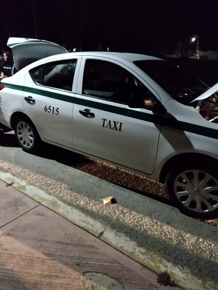 Este fue el taxi baleado cerca de Kantunilkín