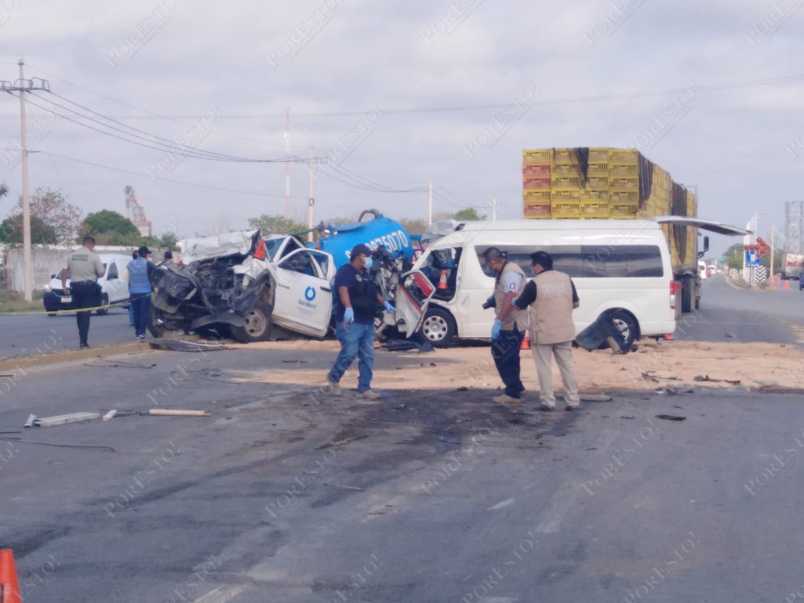 Choque en la carretera Mérida-Cancún deja un muerto y 14 lesionados