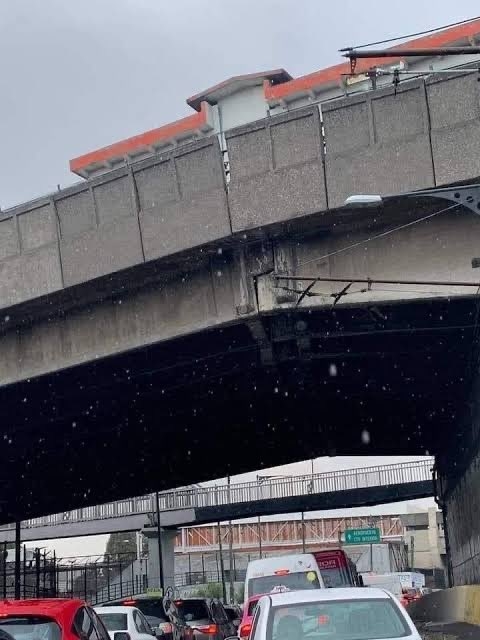 Usuario advierte malas condiciones en la estructura del Metro Pantitlán: FOTOS