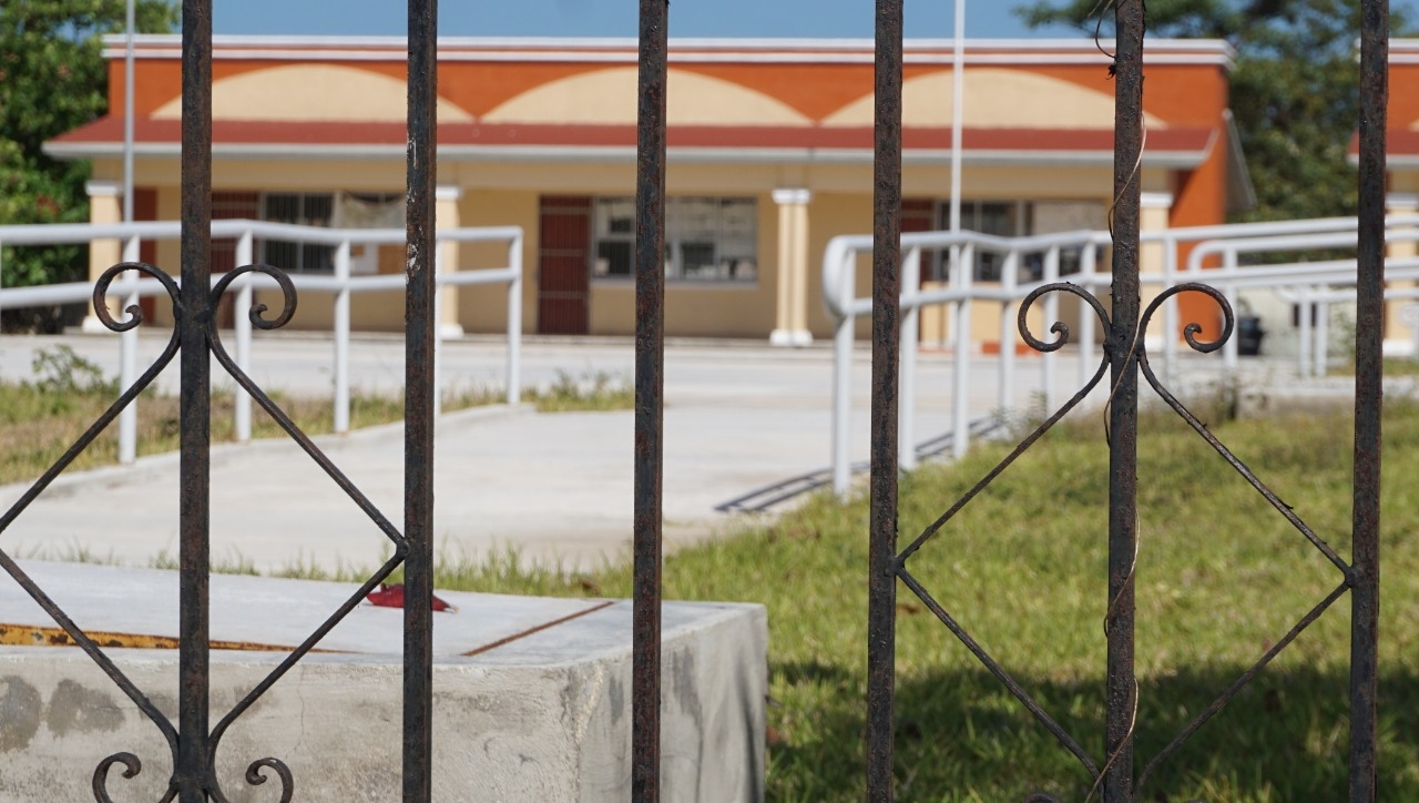 Regreso a clases presenciales se retrasa, tras caso positivo de maestra en Campeche