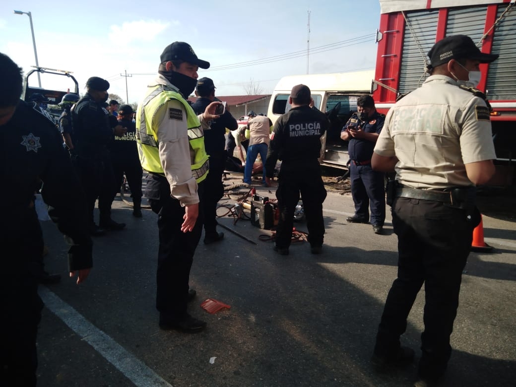Choque en la carretera Valladolid-Mérida deja un muerto y cuatro heridos