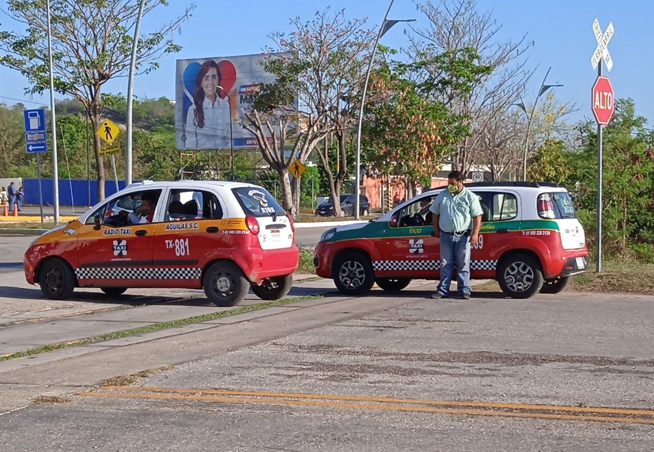 Pasajeros del aeropuerto de Campeche popularizan traslado de taxi urbano