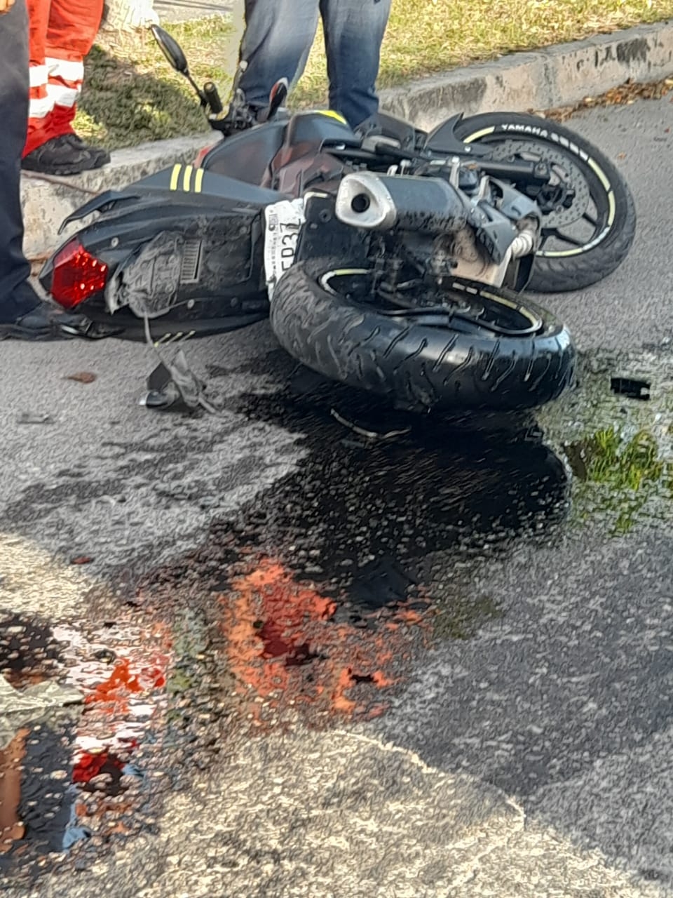 Hombres a bordo de un auto asesinan a motociclista en colonia Forjadores de Chetumal