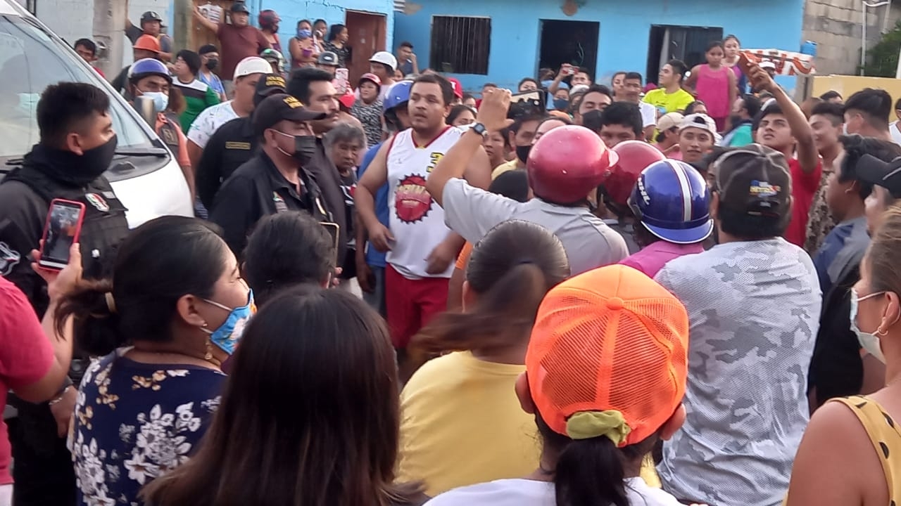 Retienen vehículos de Eliseo Fernández, candidato a gobernador, en Calkiní, Campeche