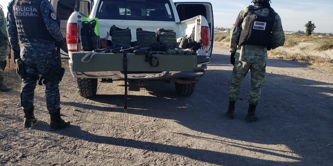 FGR investiga robo de dos tráileres cargados con cartuchos en Guanajuato