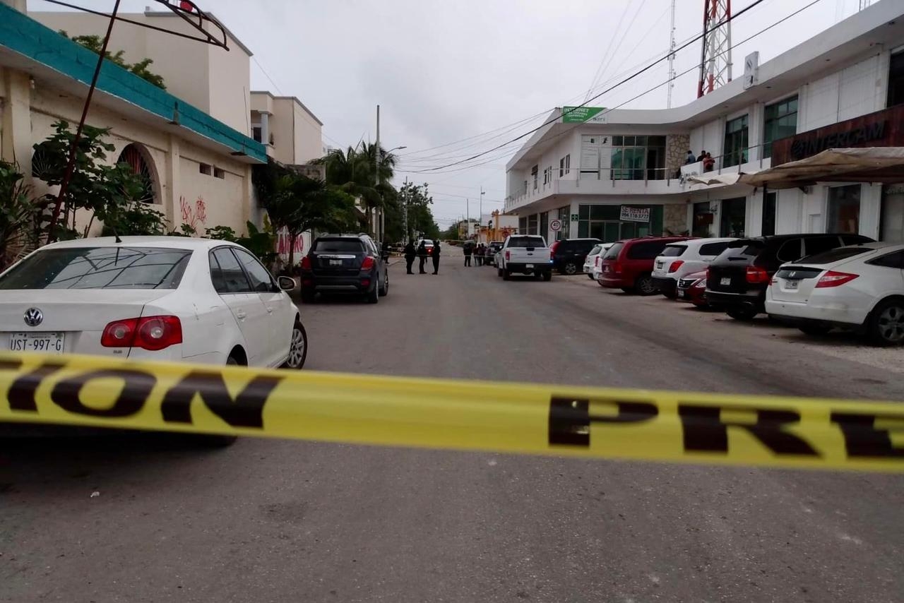 Guardia de seguridad es atacado a balazos en plaza comercial de Tulum