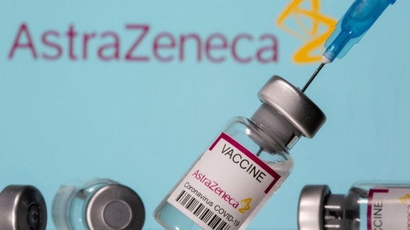 Rusia pone a prueba mezcla de vacunas AstraZeneca y Sputnik V