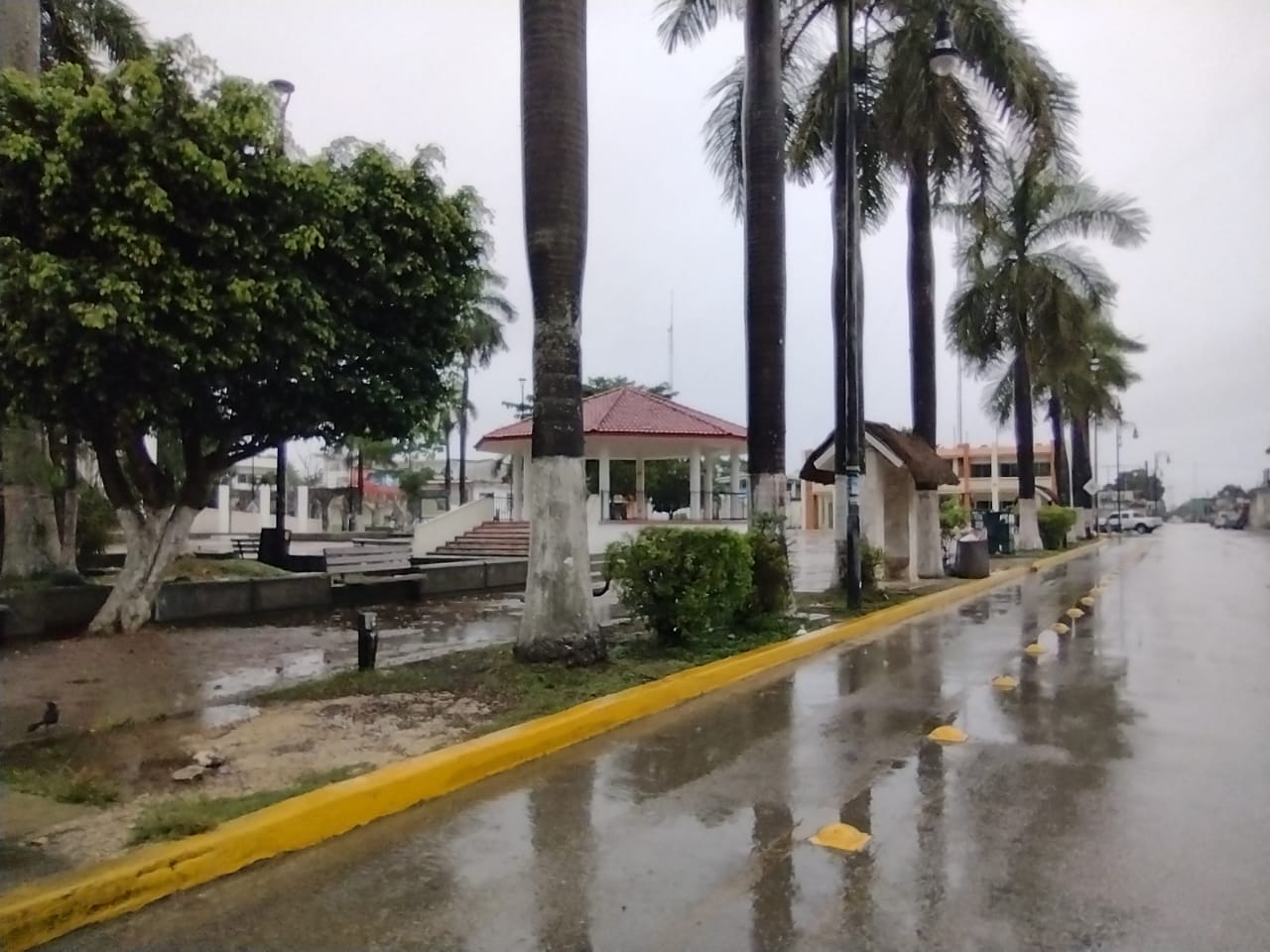 Realizan limpieza de pozos para evitar inundaciones en Felipe Carrillo Puerto