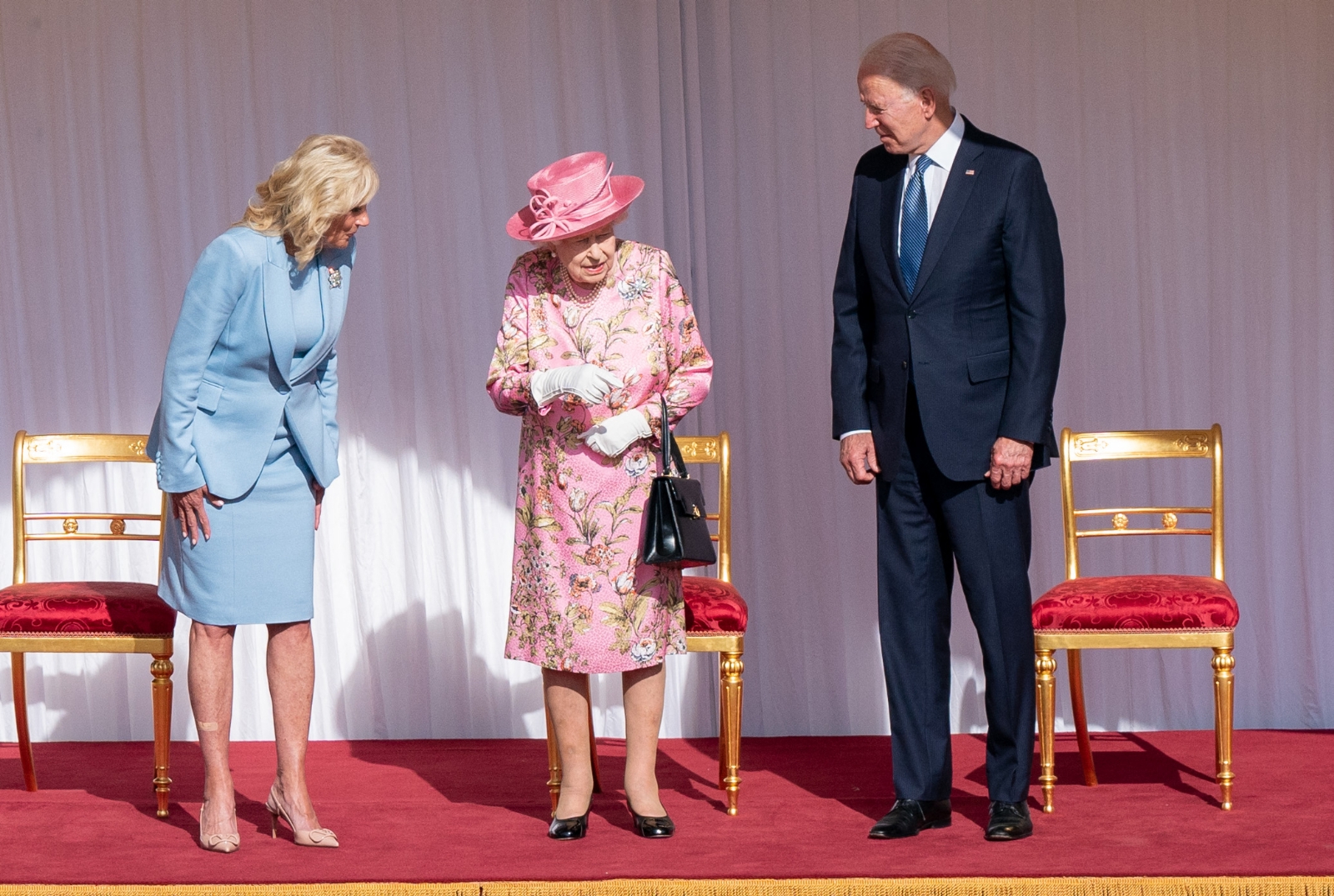 Con un té, la reina Isabel II recibe a Joe Biden en el castillo Windsor