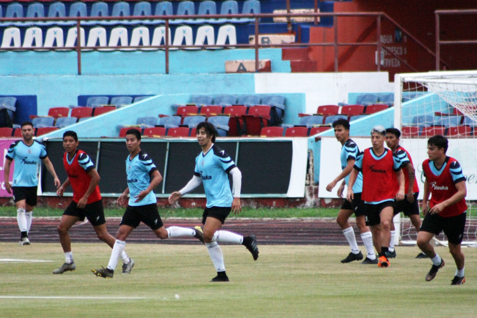 El encuentro amistoso entre ambos conjuntos tendrá lugar el próximo sábado 26 de junio a las 20:00 horas en el estadio ‘Andrés Quintana Roo’. 