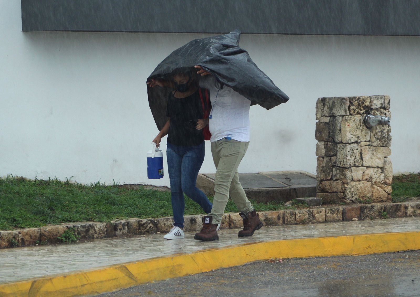 Zona de baja presión provocará más lluvias en Quintana Roo