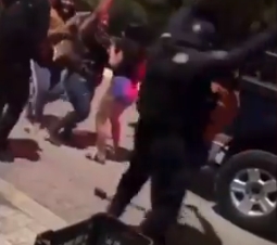 Policías de Michoacán ‘organizan’ fiesta en plena vía pública: VIDEO