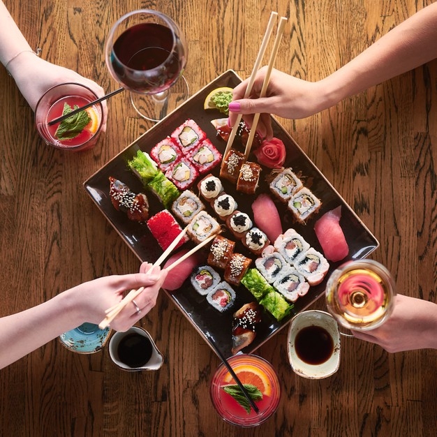 Cinco bebidas para acompañar el sushi