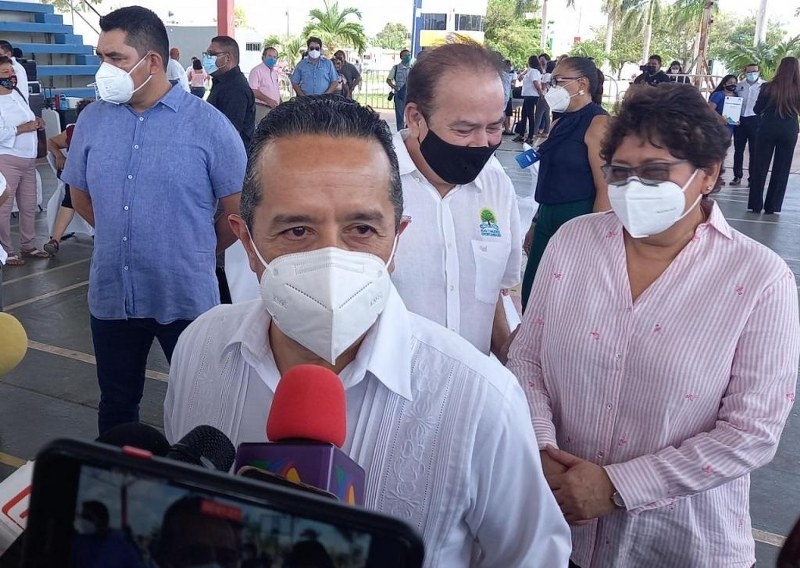 Carlos Joaquín se deslinda de su cuñado tras acusaciones por despojo en Tulum