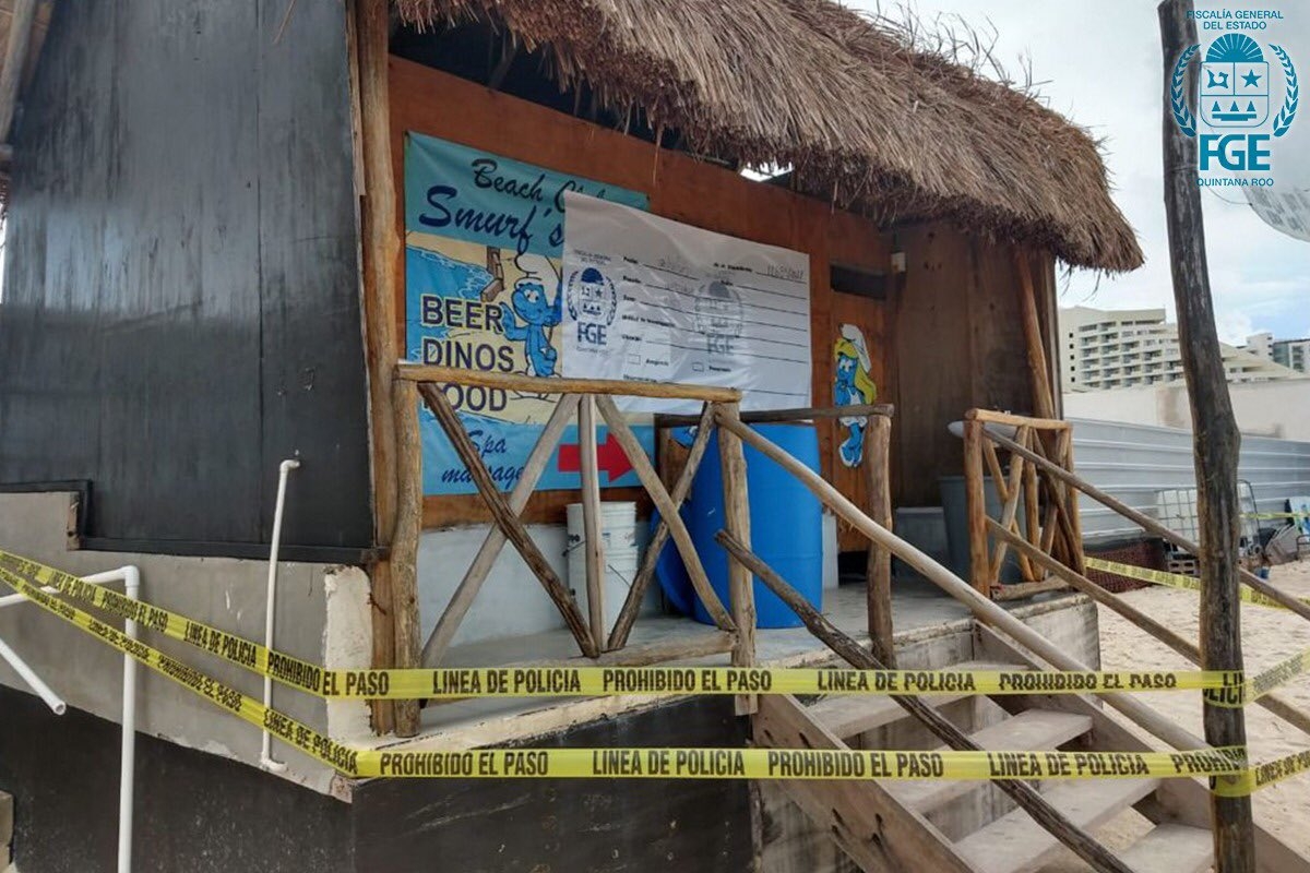 Tras operativo, clausuran tres negocios en Playa Delfines de Cancún