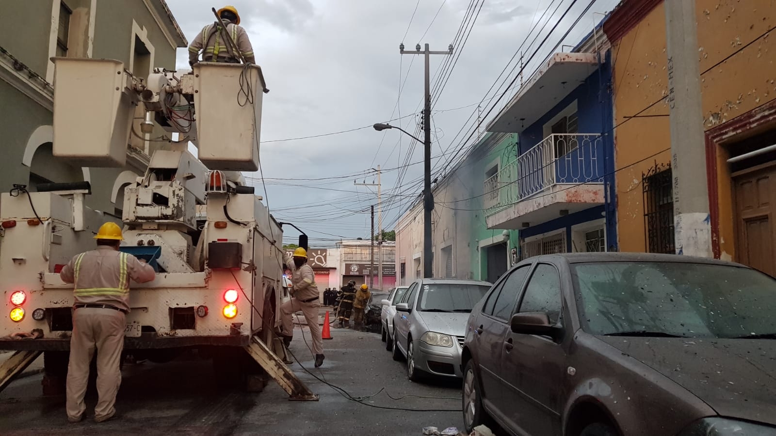 Fallas eléctricas en cables de la CFE causan siete incendios en Mérida