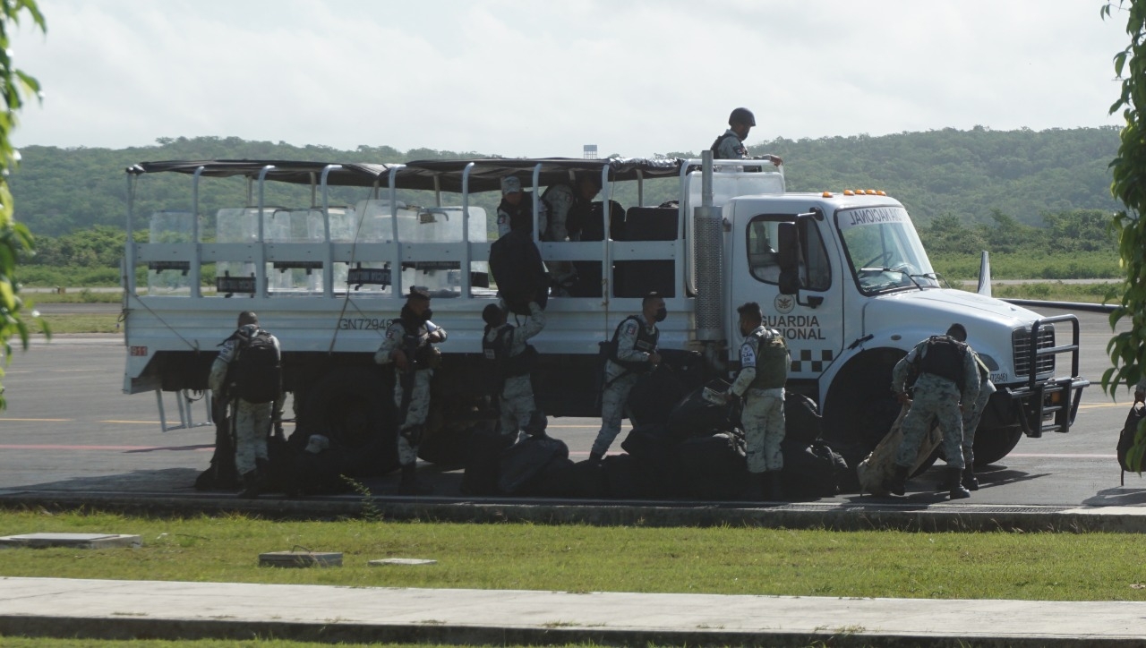 Arriban a Campeche más de 200 elementos de la Guardia Nacional en el aeropuerto internacional