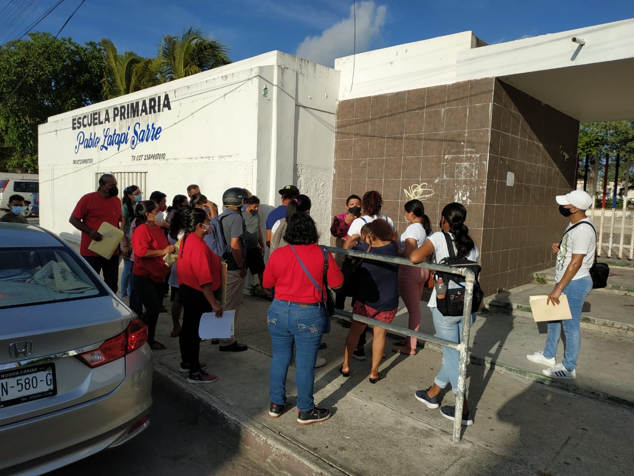 Los votantes manifestaron su molestia por el atraso en la apertura de la casilla