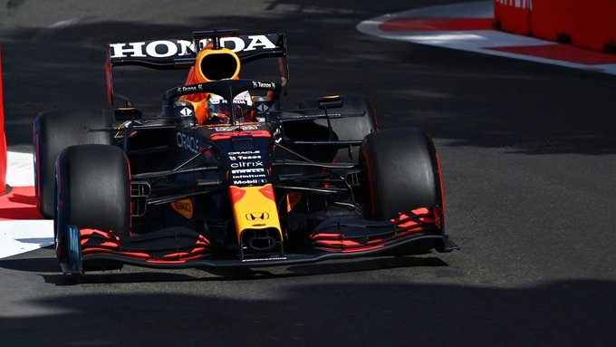 F1: Checo Pérez marcha segundo en el Gran Premio de Azerbaiyán