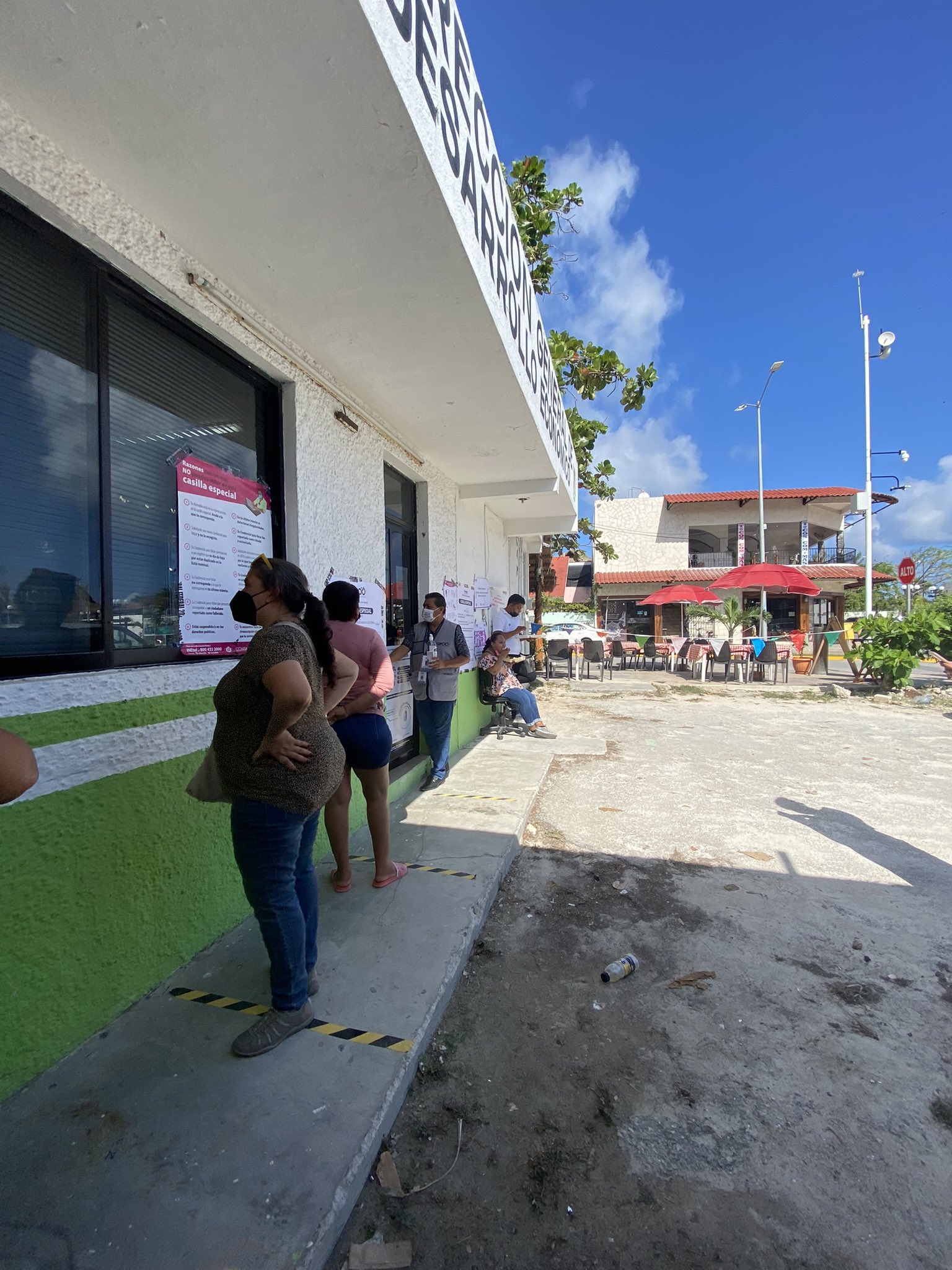 Casilla especial en Puerto Morelos impide voto a foráneos, denuncian