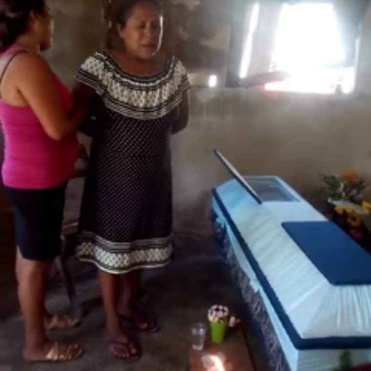 Madre en Samahil, Yucatán, culpa a maestra del suicidio de su hijo
