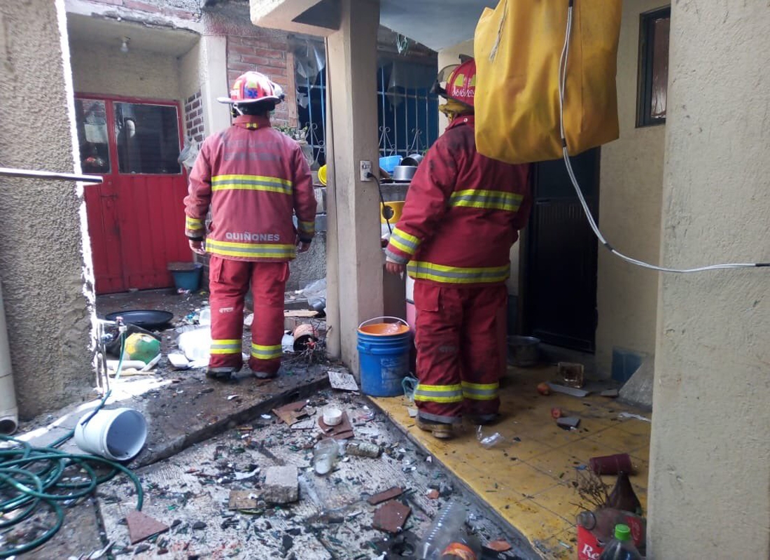 La explosión ocurrió al interior de un domicilio ubicado en la calle Tláloc Oriente #17, en la colonia Vicente Suárez.