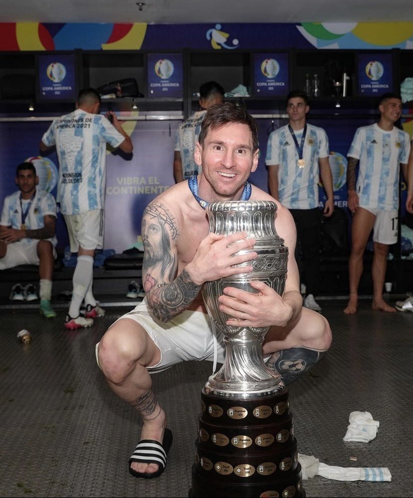 Fanáticos se tatúan a Messi tras ganar la Copa América: FOTOS