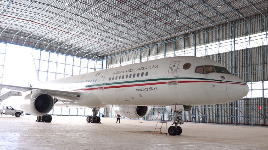 México entrega el Avión presidencial a Tayikistán; viaja a EU para mantenimiento