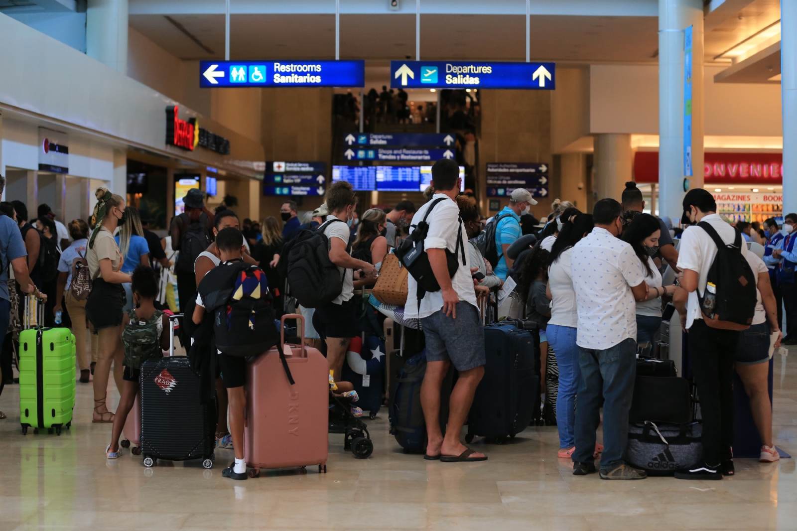 Aeropuerto de Cancún programa 230 salidas a destinos internacionales