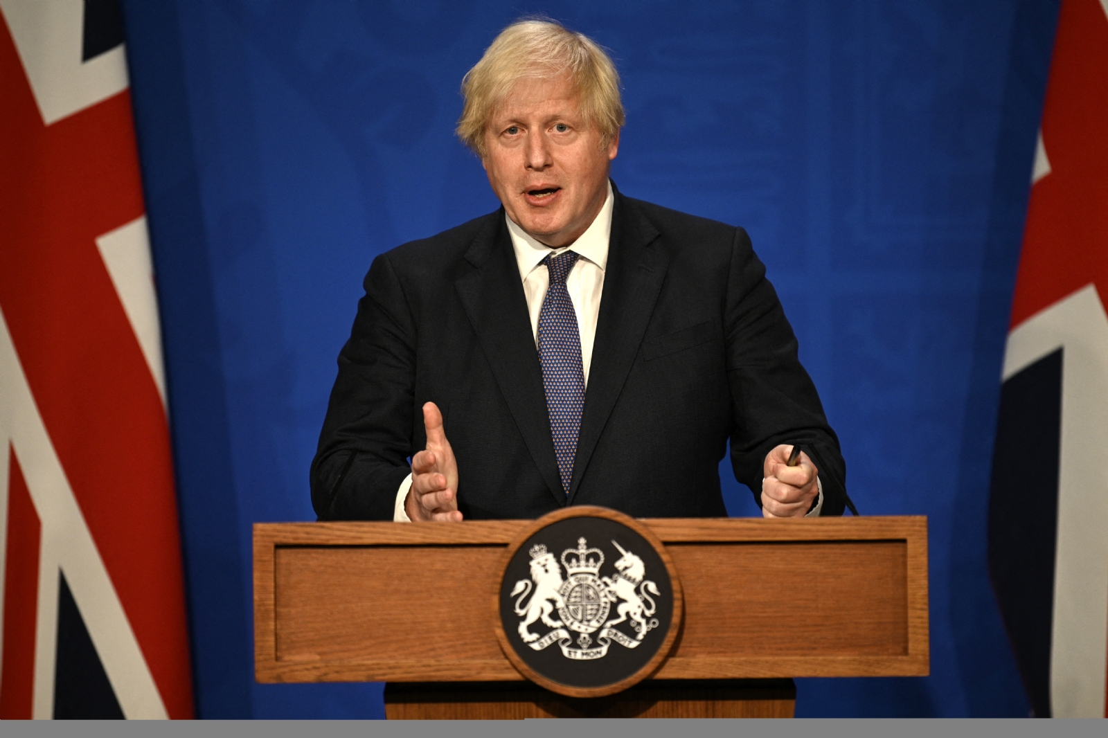 Boris Johnson gana voto de confianza y se mantiene como primer ministro