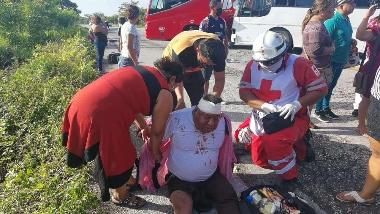 Choque entre autobuses de ADO deja 14 fieles lesionados en Ciudad del Carmen