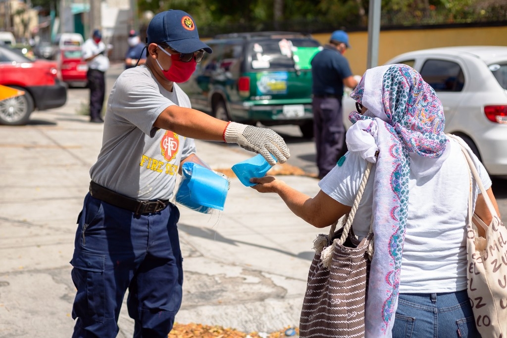 Ayuntamiento de Cozumel compra cubrebocas de forma irregular a empresa informática