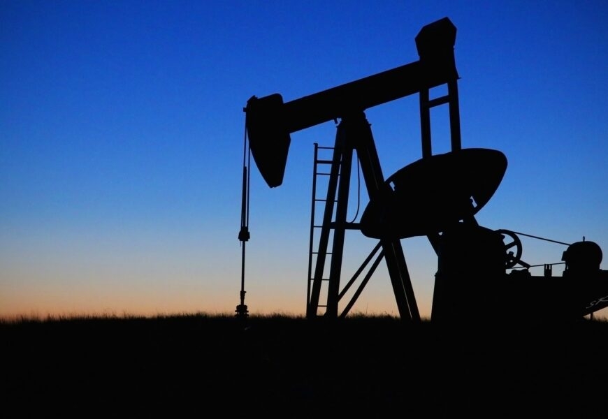 OPEP acuerda ligeros aumentos de producción de petróleo a partir de agosto