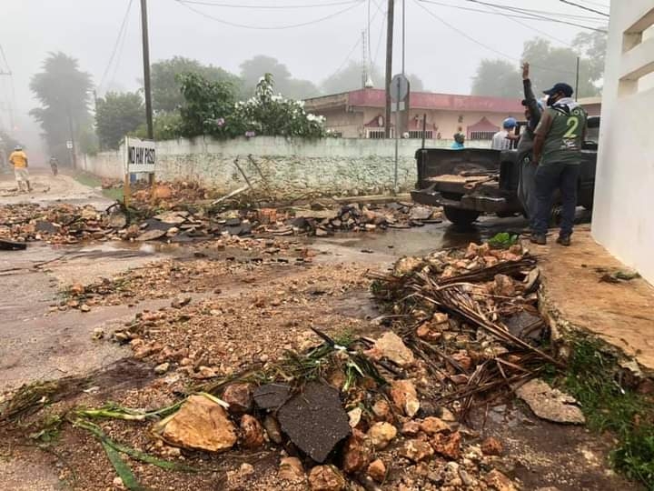 Lluvias causan deslaves en caminos de Tekax, Yucatán