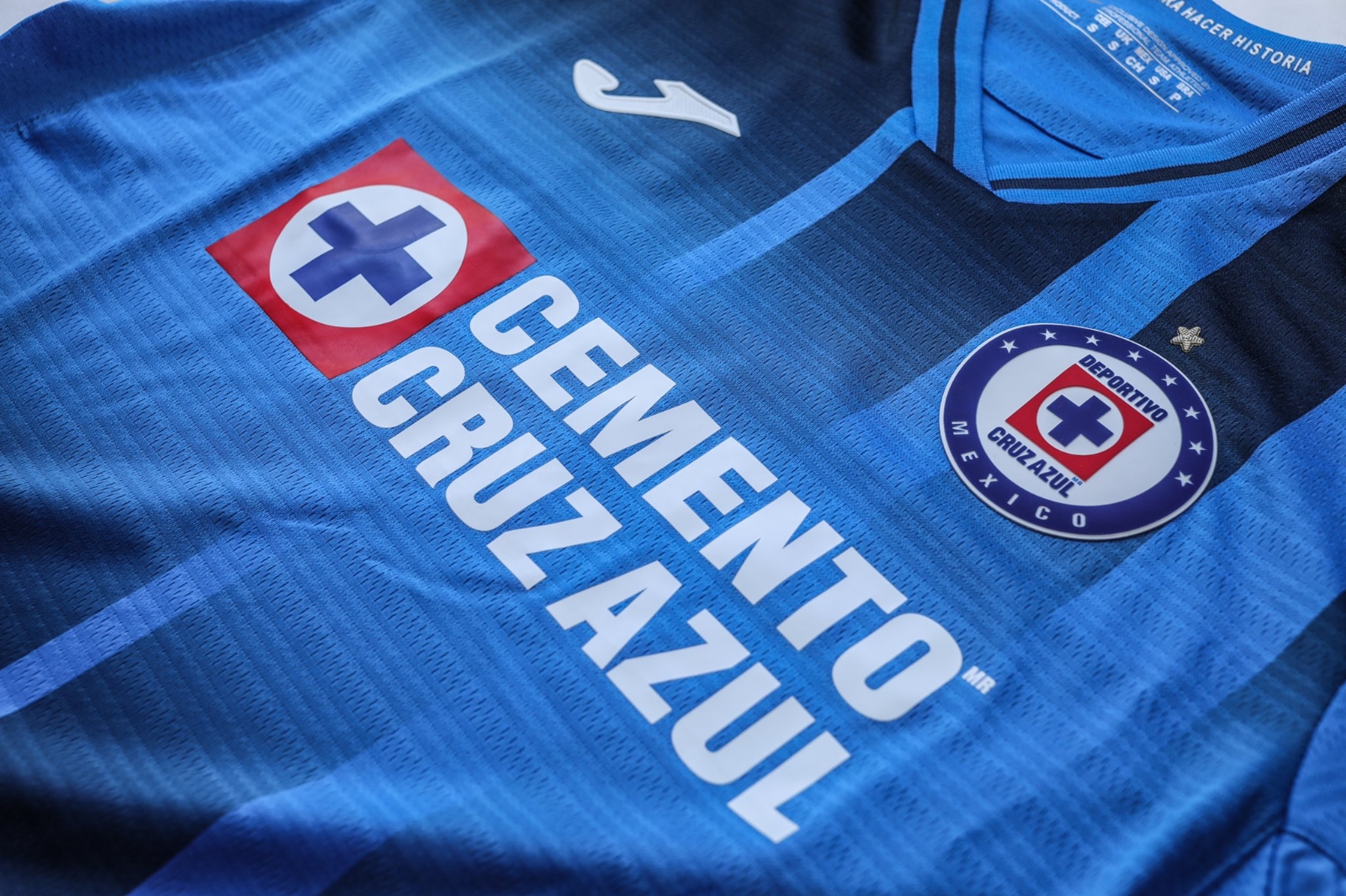 Cruz Azul presenta sus nuevos uniformes con la novena estrella en dorado: VIDEO