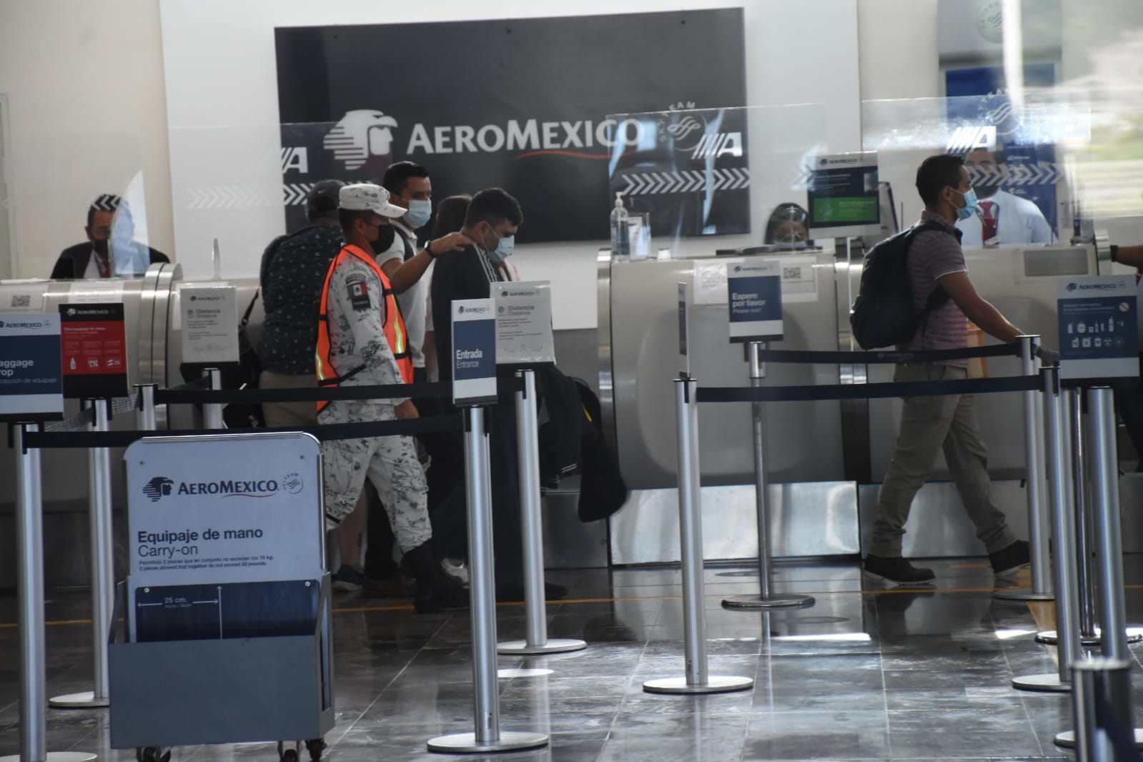 Guardia Nacional traslada a delincuente a Ciudad Juárez desde el aeropuerto de Campeche