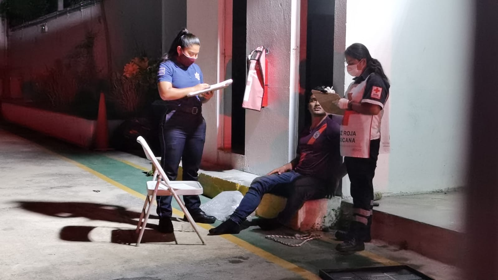 Golpean y amarran a vigilante durante robo a empresa en Ciudad del Carmen