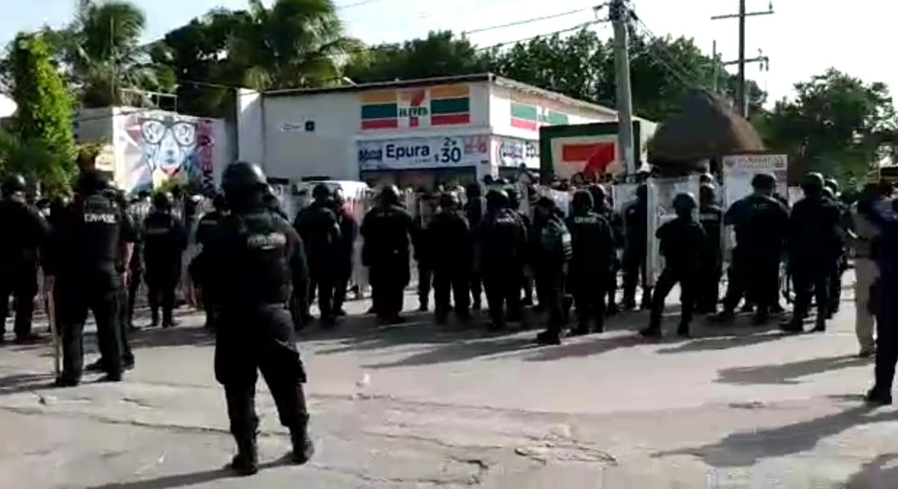 Desbloquean carretera Cancún-Chetumal tras protestas por desalojos en Tulum