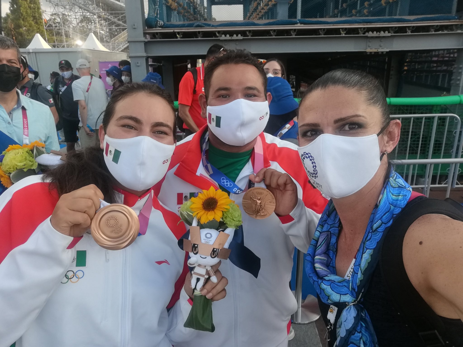 Ana Guevara felicitó a Luis Álvarez y Alejandra Valencia por su medalla en Tokio 2020