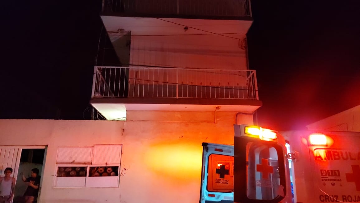 Mujer cae del segundo piso tras ingerir bebidas alcohólicas en Ciudad del Carmen