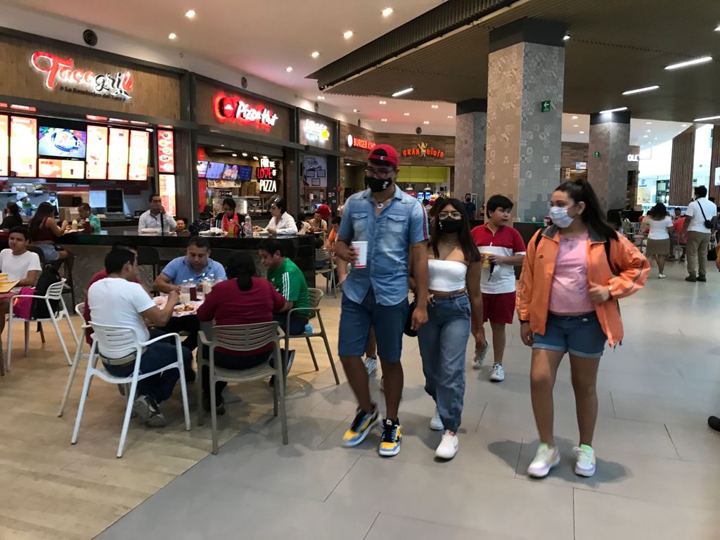 Cancún: Entran en vigor medidas restrictivas por COVID en plazas comerciales