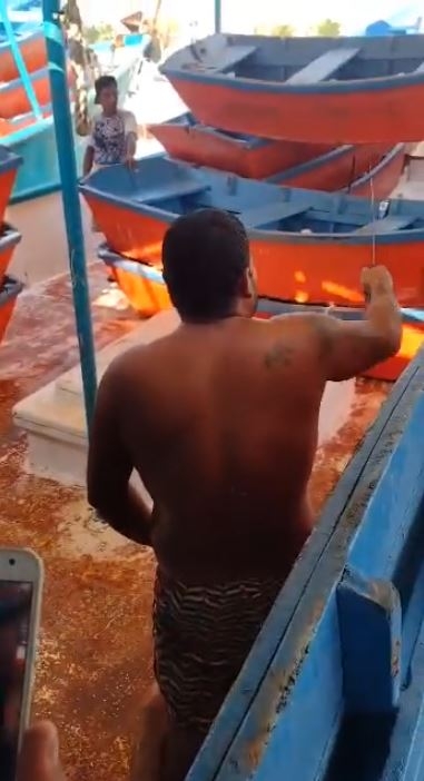 Pelea entre pescadores termina con un agredido con coa en el puerto de Progreso: VIDEO