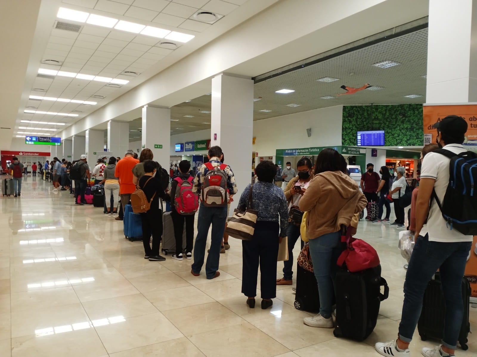 Aeropuerto de Mérida restablece operaciones tras paso de Grace