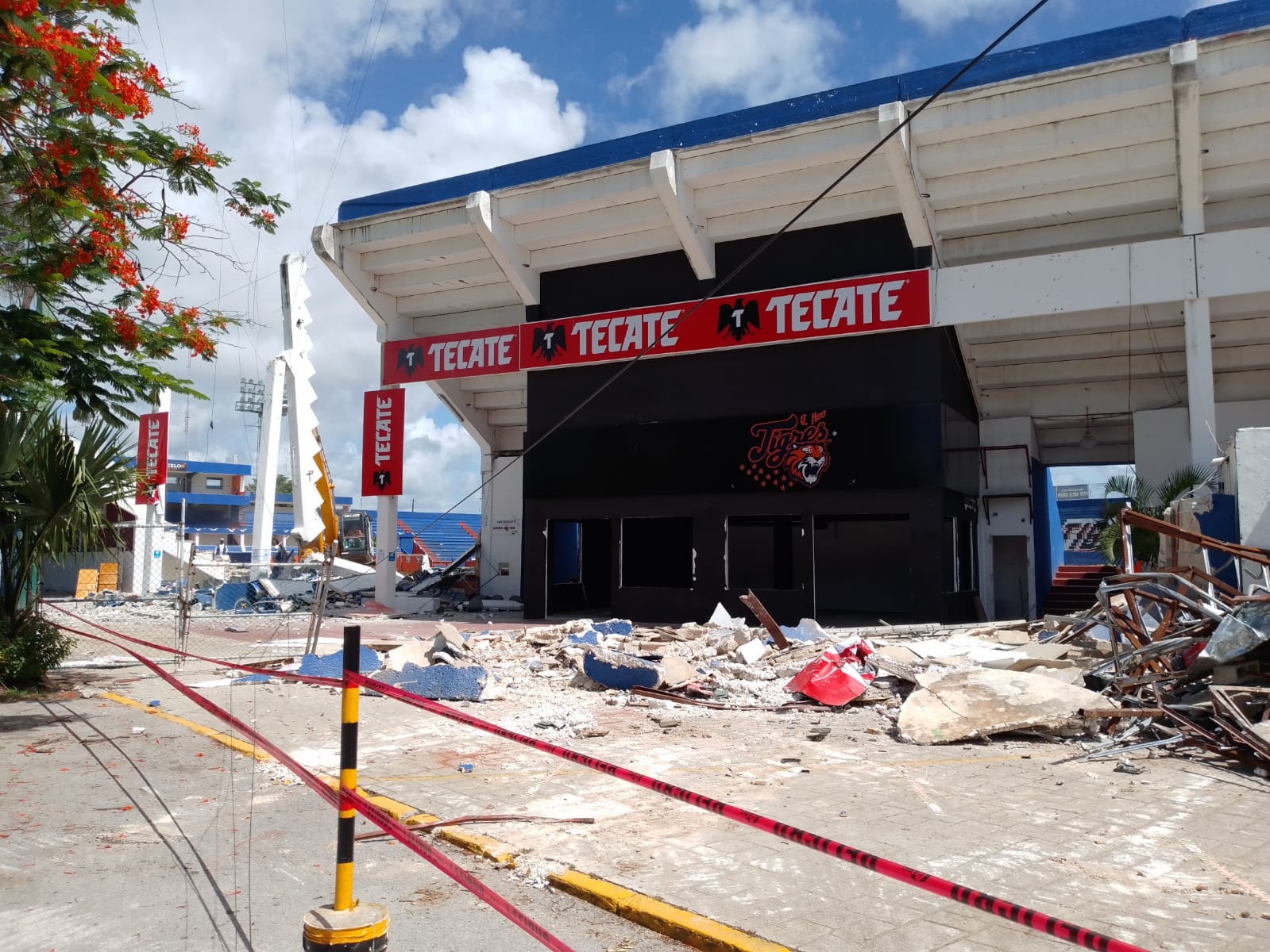 Comienza la demolición del estadio 'Beto Ávila' de Cancún: VIDEO