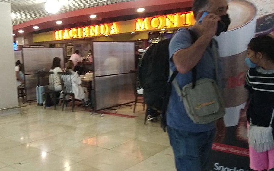 Con mamparas, aeropuerto de Mérida busca evitar contagios de COVID-19
