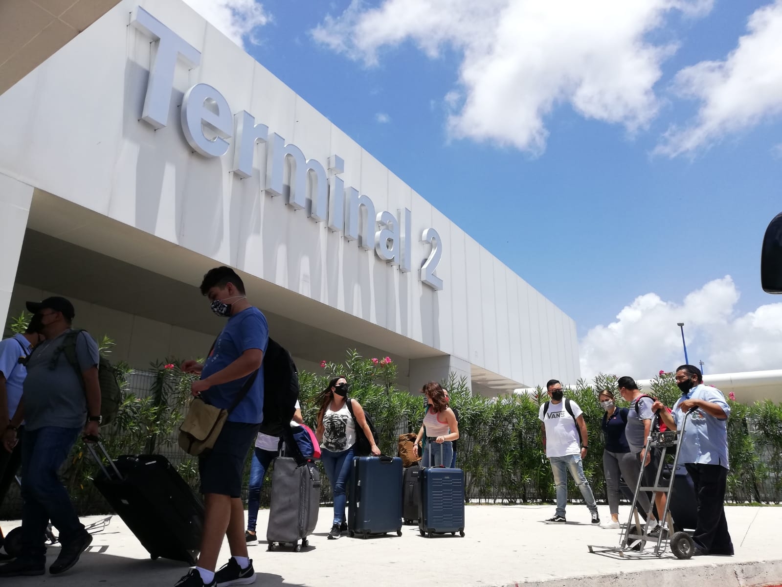 Así luce la aglomeración de viajeros en el aeropuerto de Cancún: FOTOS