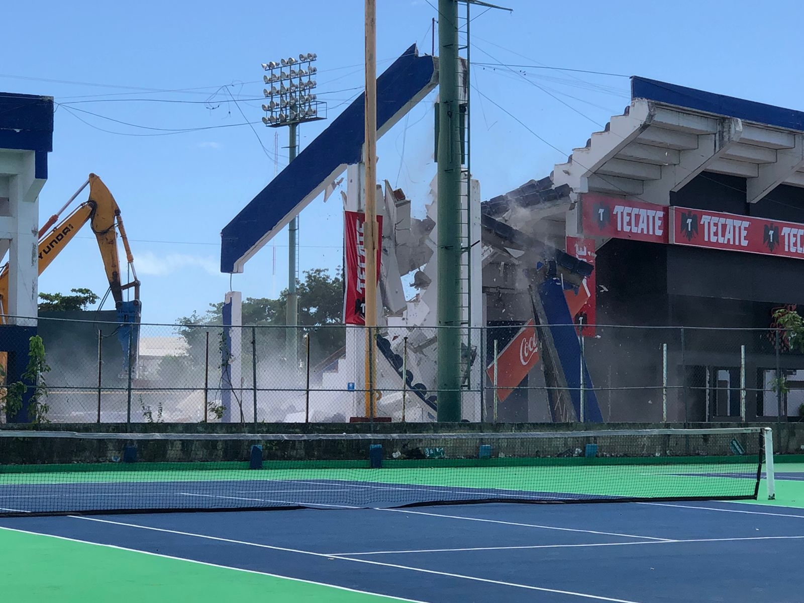 Deportistas exigen no demoler canchas de tenis junto al estadio 'Beto Ávila' de Cancún