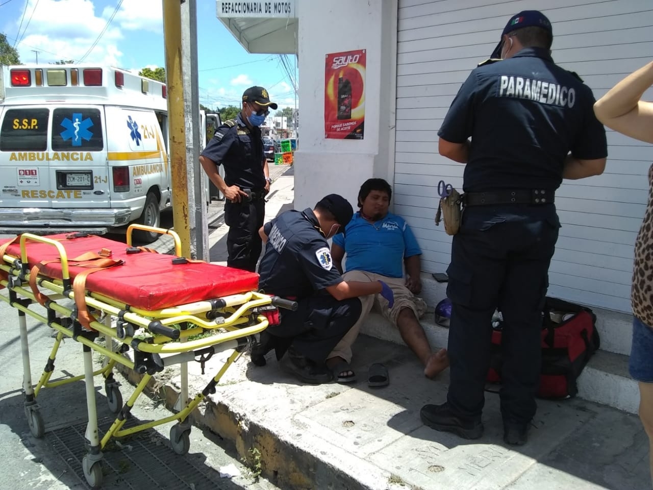 Motociclista resulta lesionado tras choque de automóvil en Mérida